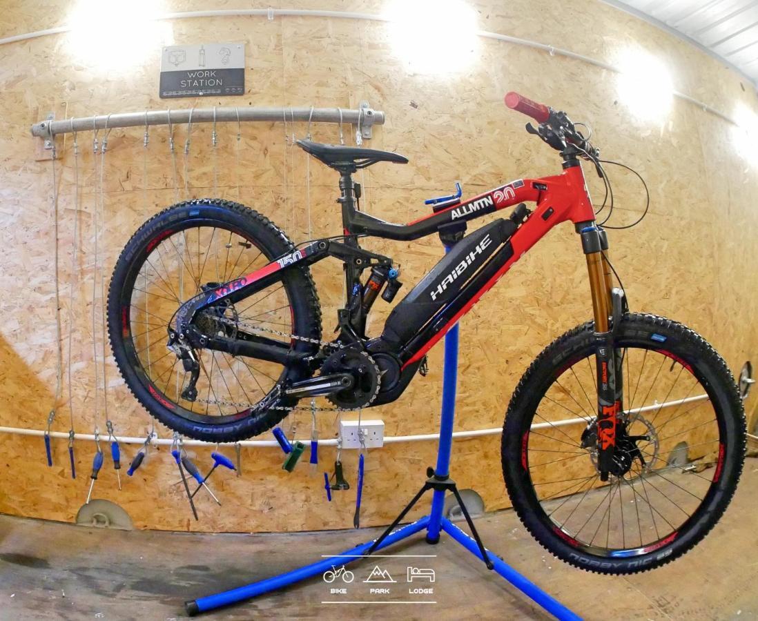 Bike Park Lodge Merthyr Tydfil Bagian luar foto